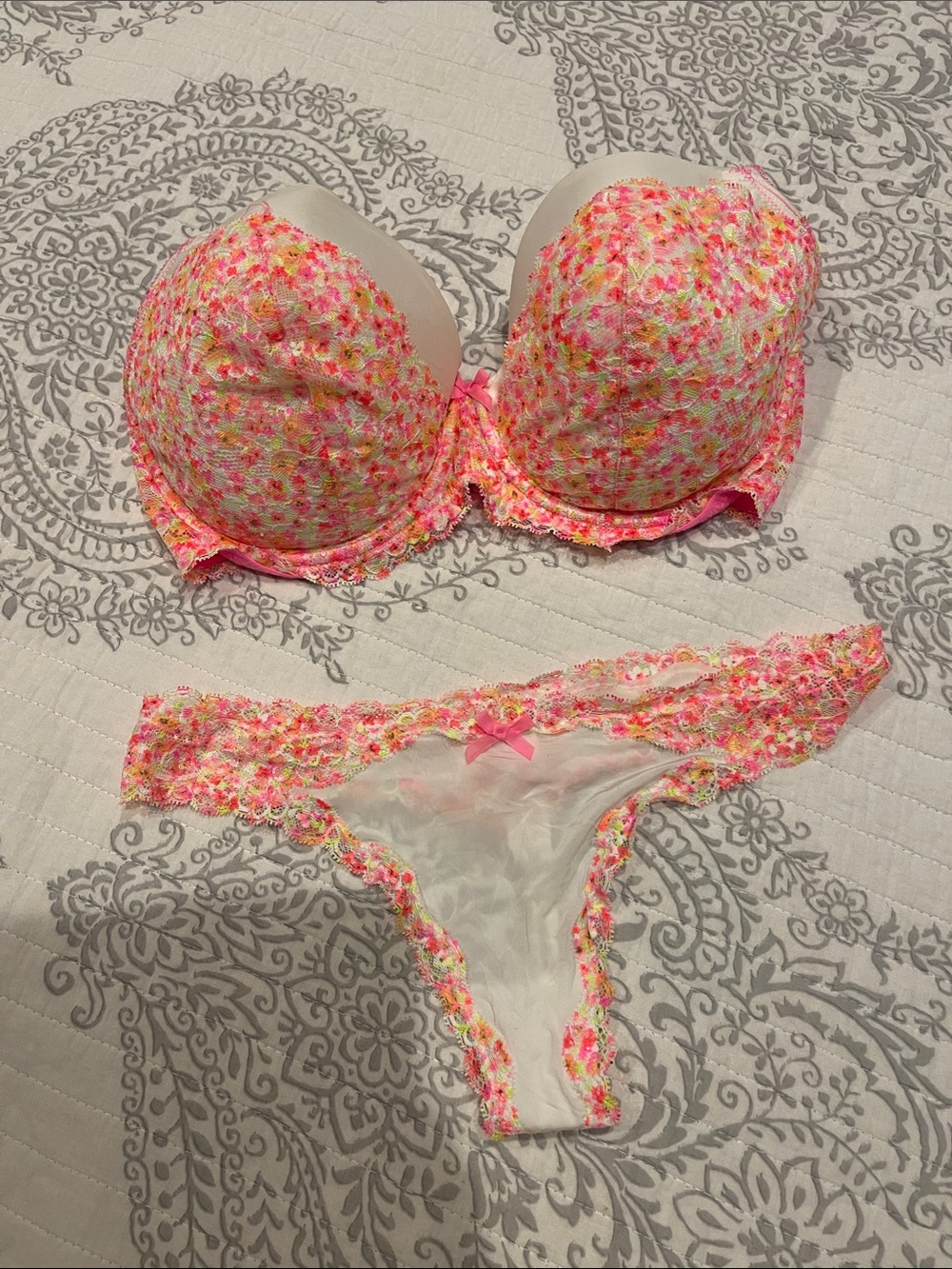 Victoria Secret 36DDD Floral Lace Push-Up Bra & Thong Set - Pink, Yellow, White